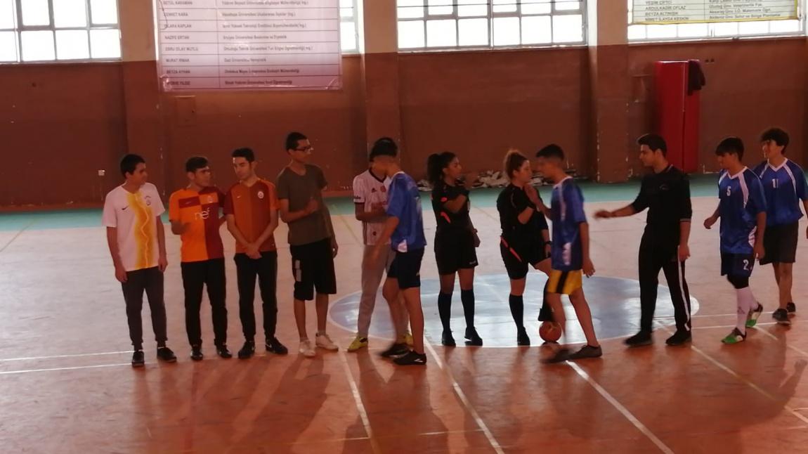 OkulumuzdaDdüzenlenen Futsal Turnuvası Final Maçından görüntüler